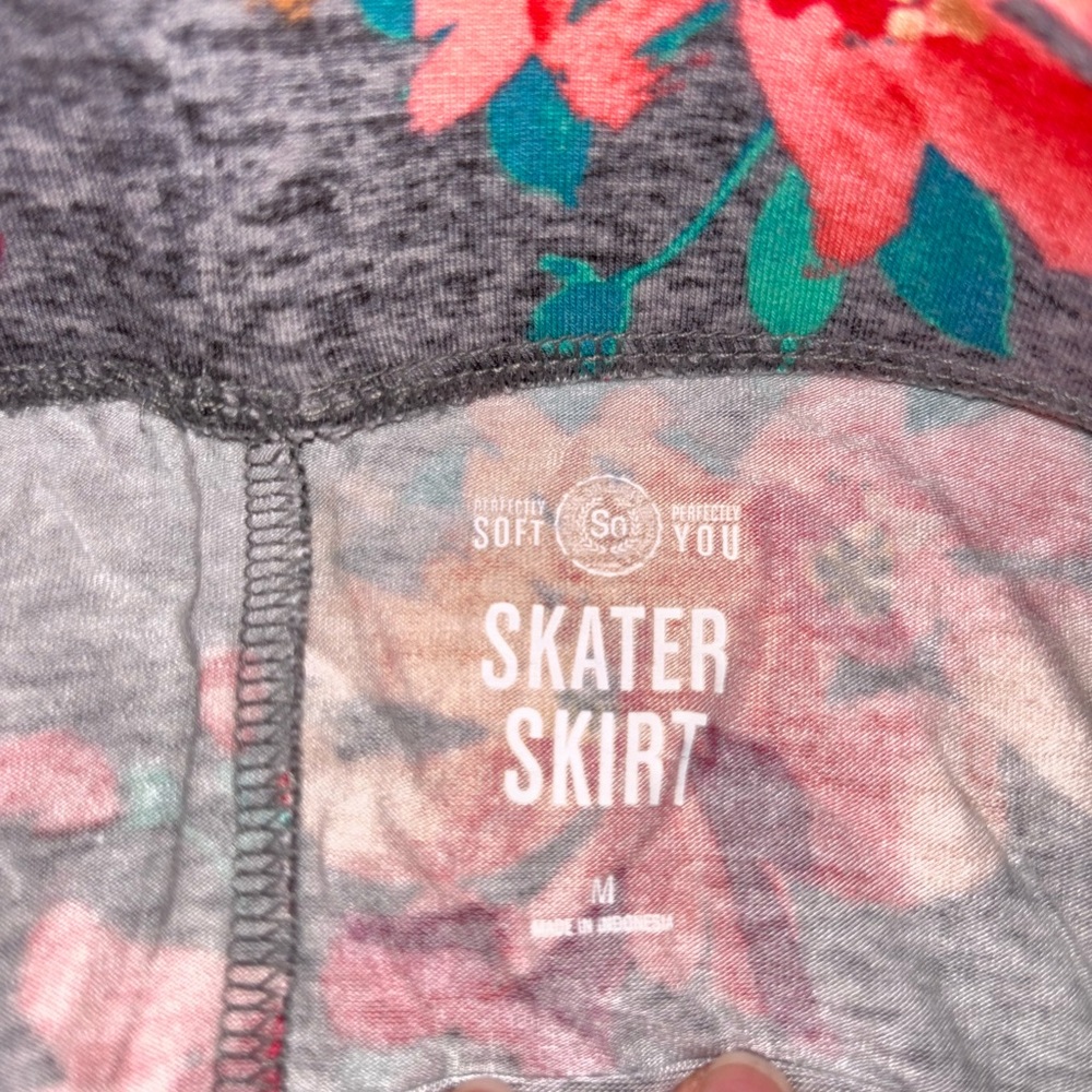SO Floral Skater Skirt in Gray and Pink - Picture 2 of 4